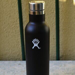 Hydro Flask 25 oz Double Wall Vacuum Insulated Stainless Steel Bott